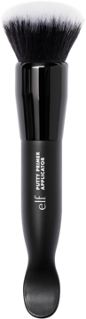 Czarny pędzel e.l.f. Putty Primer Applicator z gęstym czarno-białym włosiem i ergonomicznym uchwytem, widok z przodu.