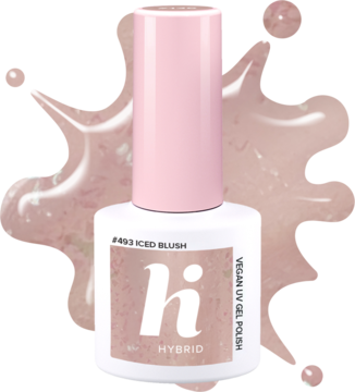 Lakier hybrydowy hi hybrid #493 Iced Blush, zgaszony róż z opalizującą drobiną, biała butelka z różową nakrętką.