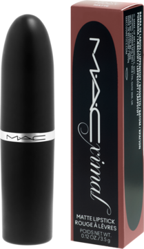 Matowa pomadka MAC Ximal Velvet Teddy, czarna z srebrnym paskiem, obok brązowe pudełko z logo. Widok z przodu.
