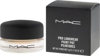Słoiczek kremowej bazy/cienia MAC Pro Longwear Paint Pot Soft Ochre i czarne pudełko, widok z przodu pod kątem.
