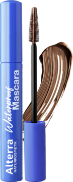 Alterra Waterproof Mascara w niebieskiej tubie z brązową szczoteczką i smugą tuszu obok, widok z przodu.