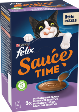 Fioletowe pudełko Felix Sauce Time z uśmiechniętym kotem, sosem i smakami kurczaka/łososia, widok pod kątem.