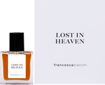 Ekstrakt perfum Francesca Bianchi Lost In Heaven, bursztynowy flakon z czarną nakrętką i białe pudełko. Widok z przodu.