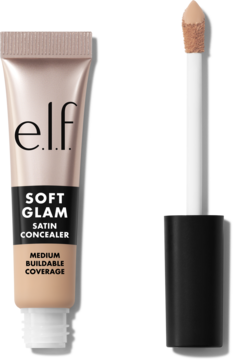 e.l.f. Soft Glam Satin Concealer w beżowej tubce z wyciągniętym aplikatorem, zapewniający średnie krycie.