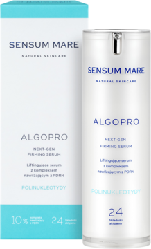 Sensum Mare Algopro liftingujące serum, biała butelka z pompką i pudełko z błękitnym akcentem, widok z przodu.