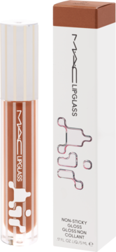 MAC Lipglass w brązowym odcieniu, stojący obok białego kartonu z brązową pokrywką, widok z przodu.