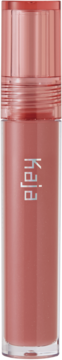 Błyszczyk Kaja Gloss Shot Pink Drink, odcień różowo-brązowy, w przezroczystej tubce z logiem Kaja.