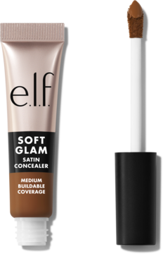 Nawilżający korektor e.l.f. Soft Glam Satin Deep Neutral w brązowej tubce i otwarty aplikator.