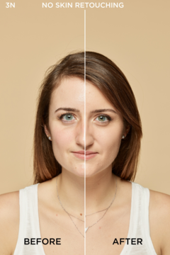 Kobieta przed i po nałożeniu podkładu L'Oréal True Match, demonstrujący naturalny efekt bez retuszu.