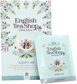 English Tea Shop Sleepy Me herbata ziołowa. Jasnoniebieskie pudełko i saszetka z rumiankiem, lawendą, walerianą.