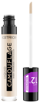 Catrice Liquid Camouflage korektor w płynie 001 Fair Ivory, beżowa butelka z aplikatorem obok, 12H i wodoodporność.