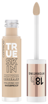 Korektor Catrice True Skin High Cover w beżowej butelce, z wyjętym aplikatorem. Nawilża 18h, wodoodporny.