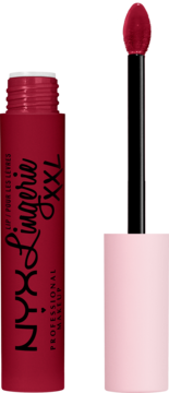 NYX Lingerie XXL, matowa pomadka w płynie w głębokiej czerwieni, z wyjętym aplikatorem, widok z przodu.