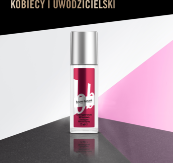 Damski dezodorant bruno banani Dangerous Woman 75ml, butelka spray srebrno-bordowa, na geometrycznym tle.