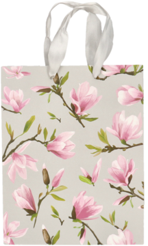 Torba prezentowa 18x23 cm, jasna z wzorem kwitnących różowych magnolii, białe satynowe rączki, widok z przodu.