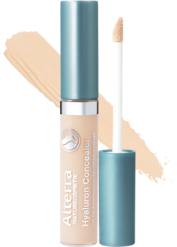 Otwarty Alterra Hyaluron Concealer Light, jasnobeżowa tubka z niebieską nakrętką i aplikatorem z produktem.