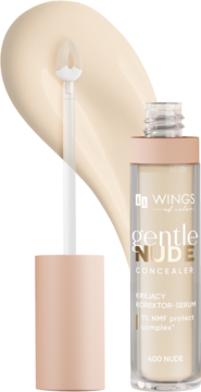 Wings Gentle Nude korektor-serum 400 Nude. Otwarta butelka, aplikator i beżowa smuga produktu.
