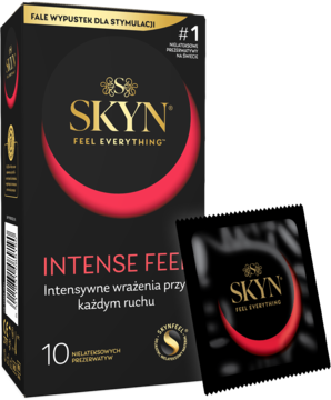 Czarne opakowanie prezerwatyw SKYN Intense Feel z falistymi wypustkami, obok pojedyncza saszetka, widok z przodu.