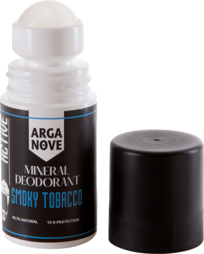 Arganove Mineral Deodorant Smoky Tobacco, czarna butelka roll-on z białym wieczkiem i oddzieloną czarną nakrętką.