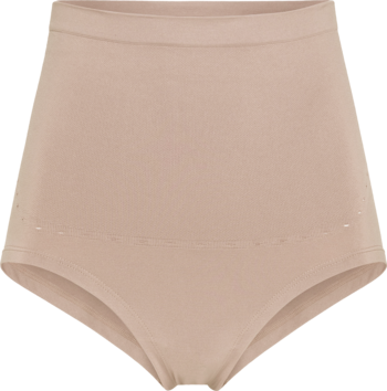 Beżowe figi bezszwowe Curvy XXL z miękkiej mikrofibry, wysoki stan. Delikatnie modelują brzuch, widok z przodu.