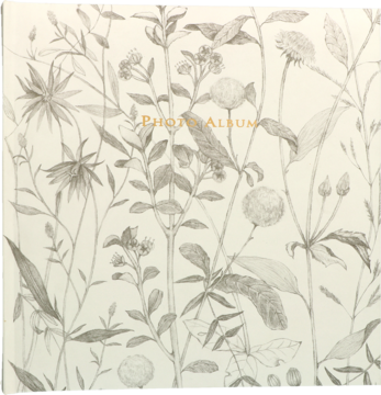 Incood album na zdjęcia Kraft & White. Biała okładka z artystycznymi szarymi rysunkami roślin i tekstem PHOTO ALBUM.