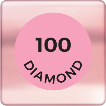 Metaliczny, różowy element opakowania pomadki Diamond, z okrągłą etykietą "100 DIAMOND".